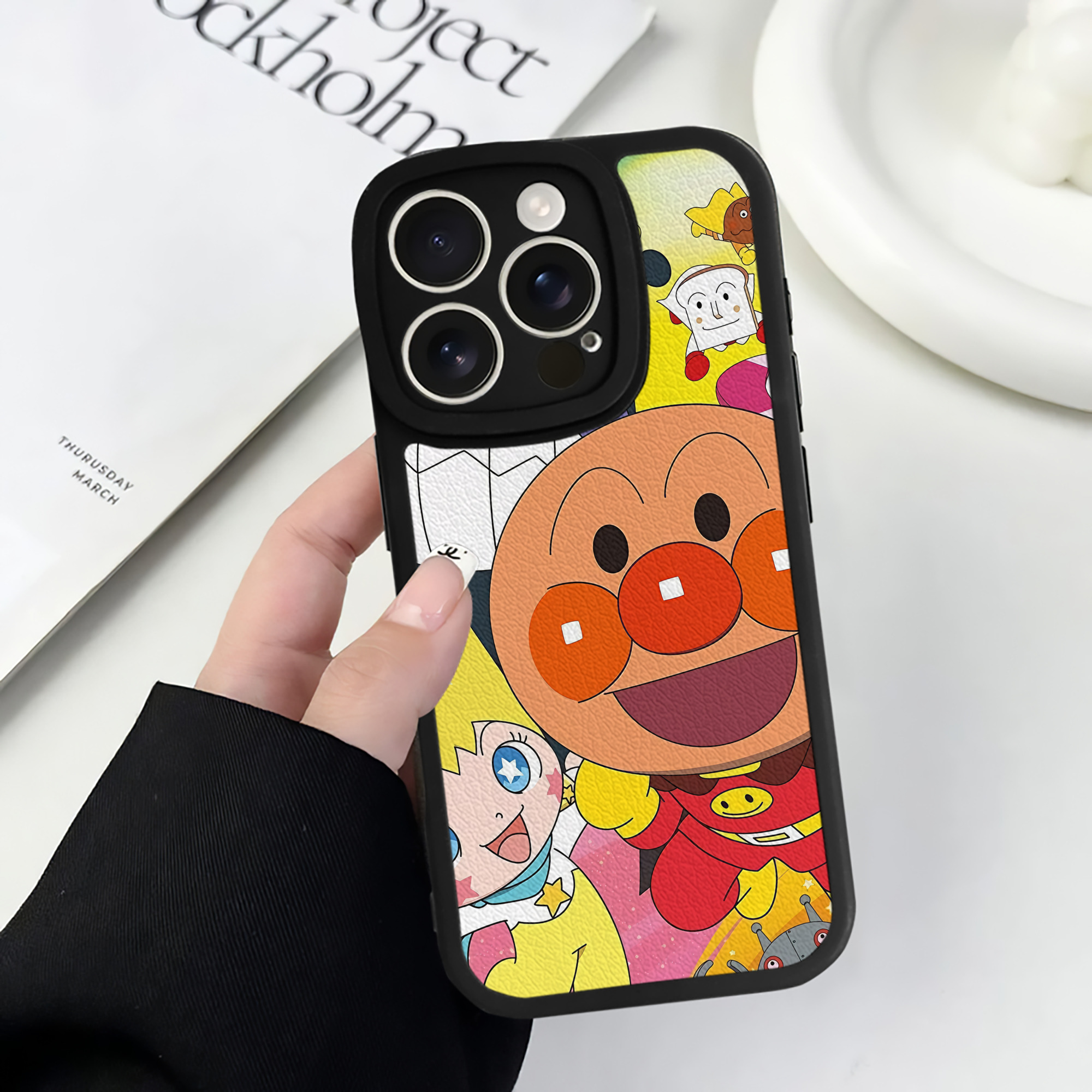 （画像用） アンパンマン Anpanman 【iPhone 16シリーズ対応】シリコンスマホケース（レザー調） 材質：シリコン